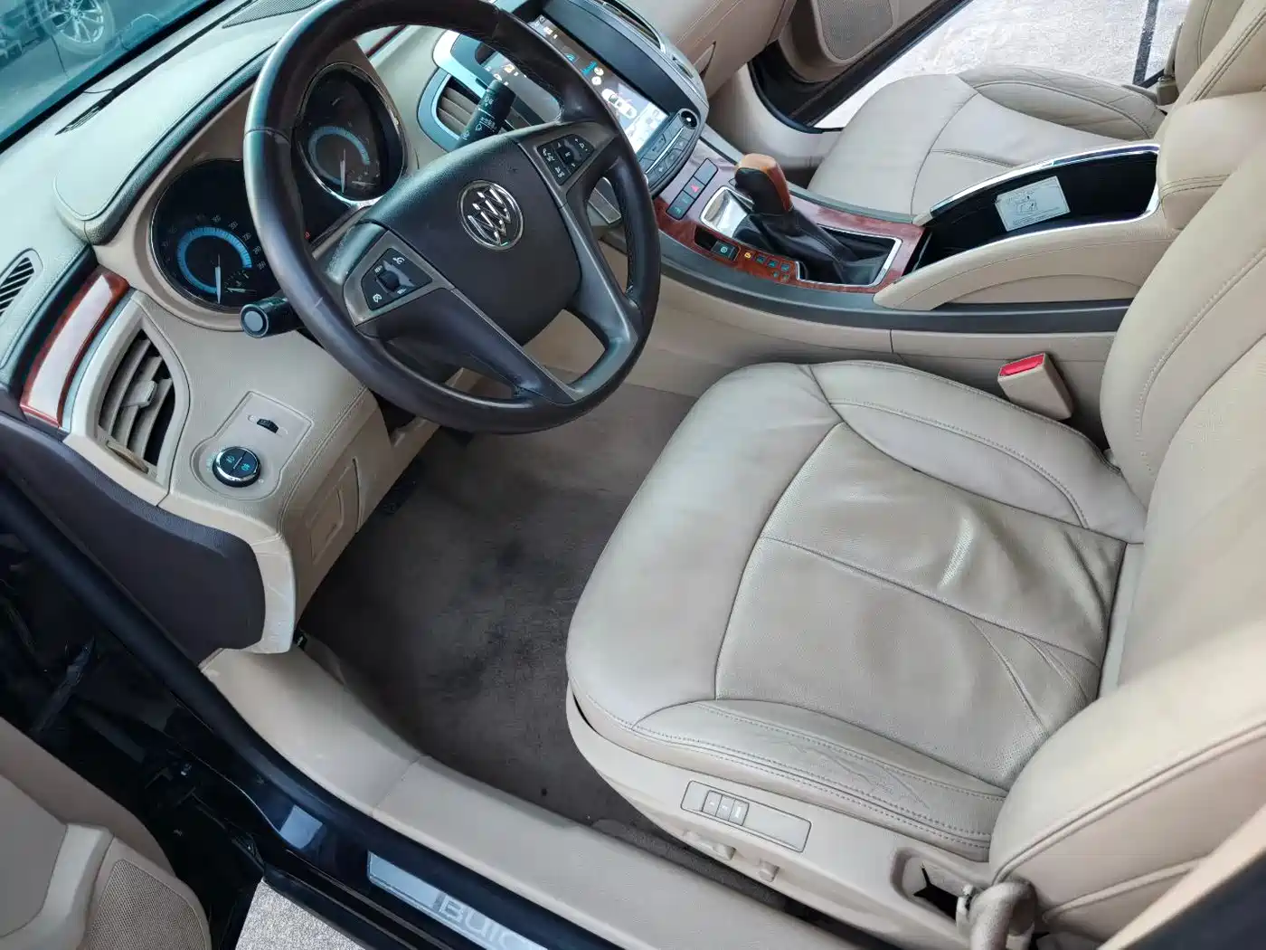Buick LaCrosse 2012 2.4L SIDI Premium Edition фото 6