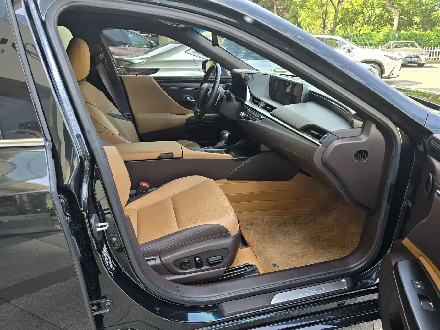 Lexus ES 2020 200 Excellence фото 10
