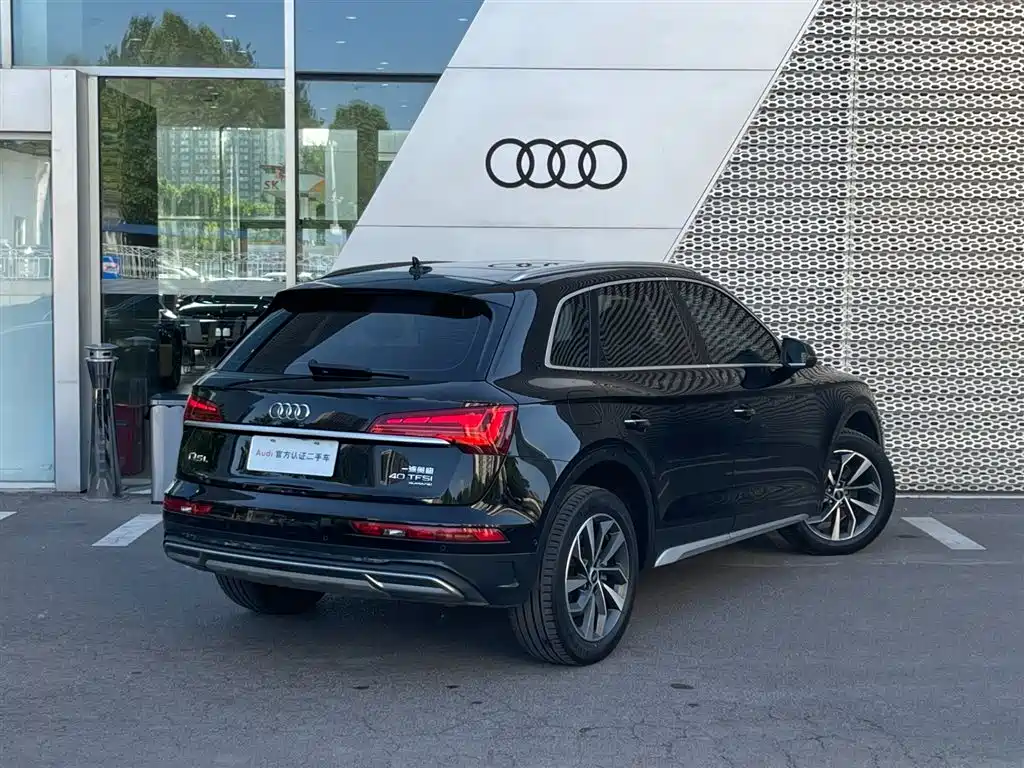 Audi Q5L 2022 40T Luxury Elegance фото 4