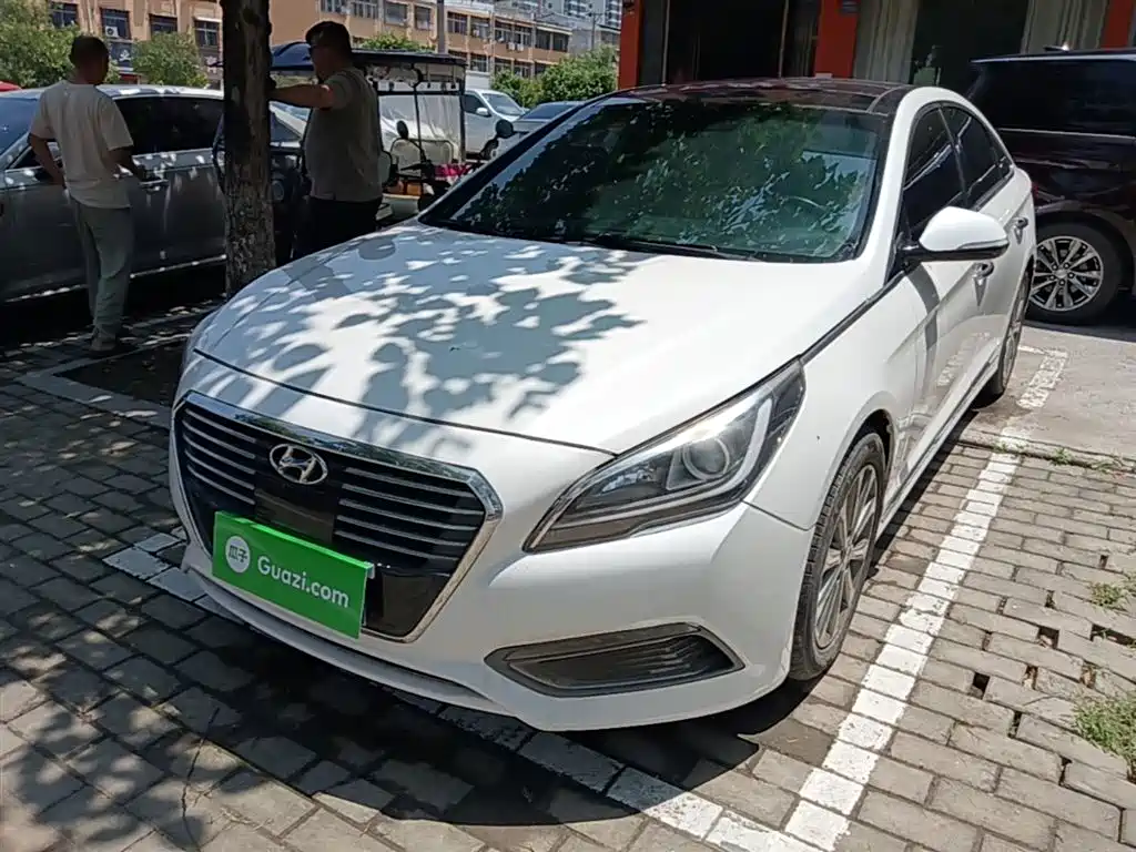 HYUNDAI SONATA