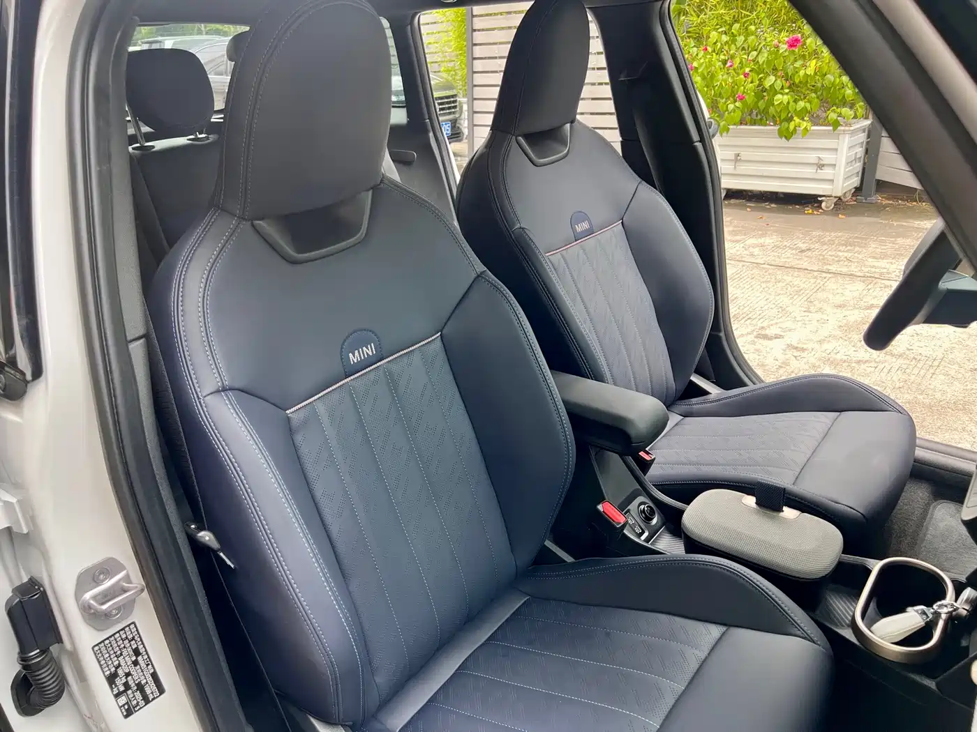 MINI MINI 2025 2025 Model 2.0T COOPER S Artist 5-Door
