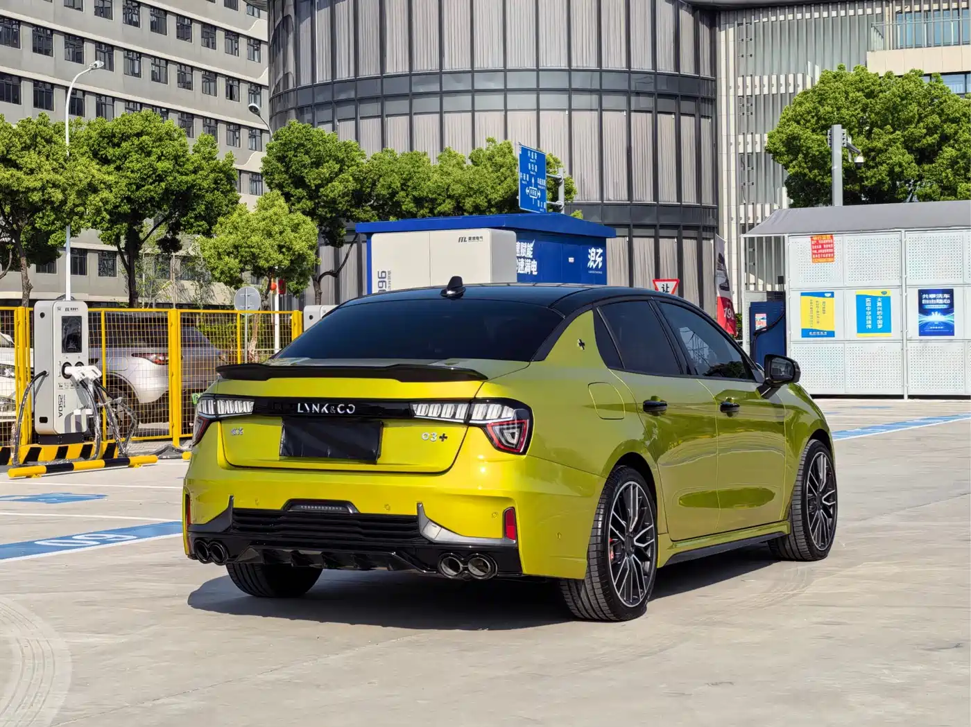 Lynk & Co 03 2020 03+ 2.0TD Auto Wind Master Edition фото 9