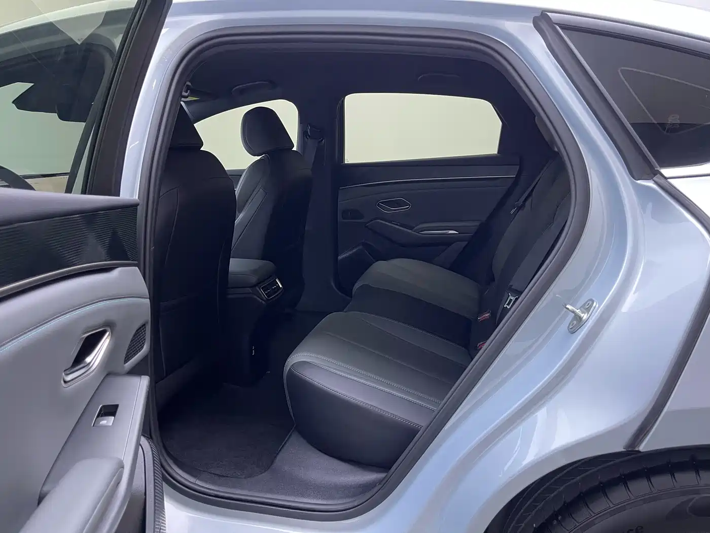 BYD Qin L 2025 DM-i Smart Drive Edition 80KM Leading фото 11