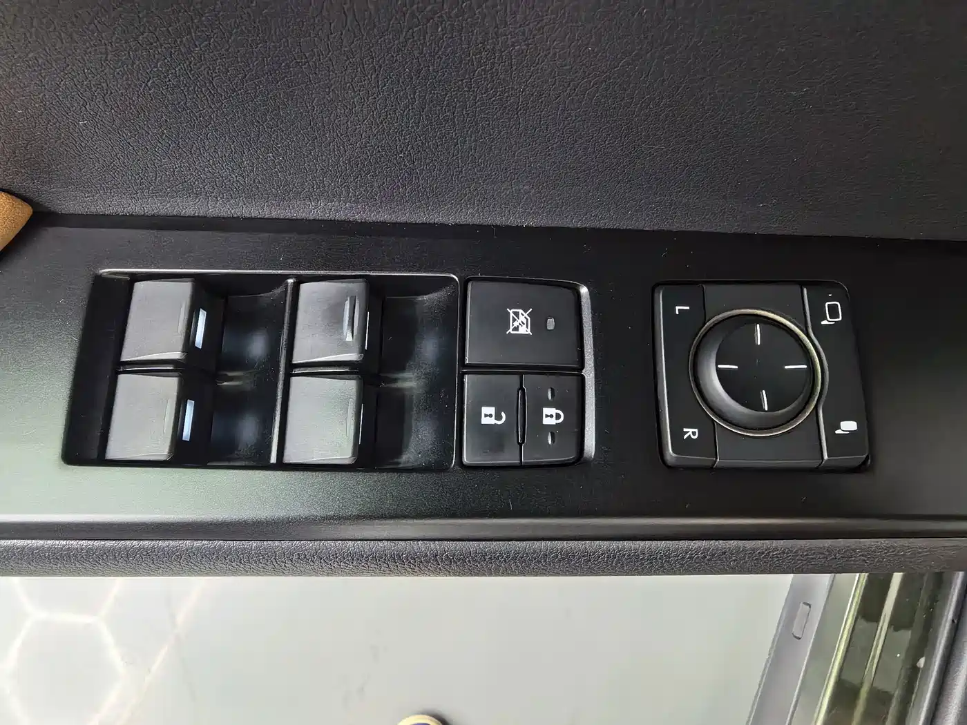 Lexus UX 2019 2019 260h Explorer Fun Edition (China V)