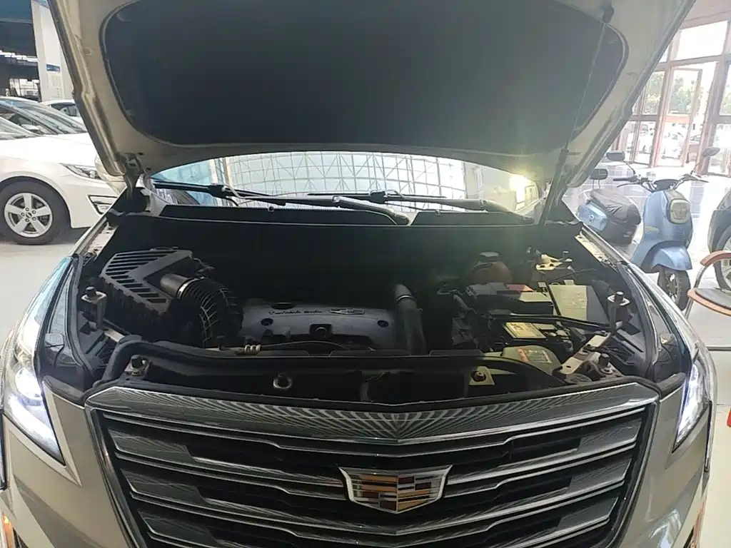 Cadillac XT5 2017 2016 25T Luxury Model