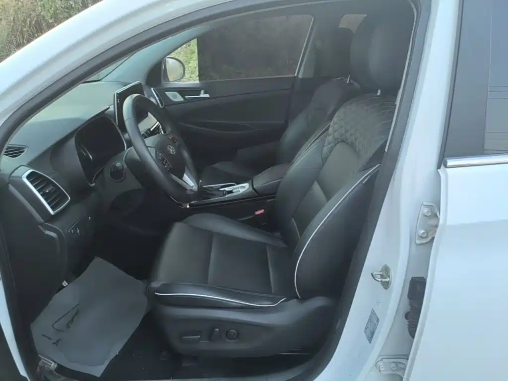 Photo 15 - Hyundai Tucson