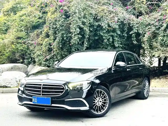 Mercedes-Benz E-Class 2022