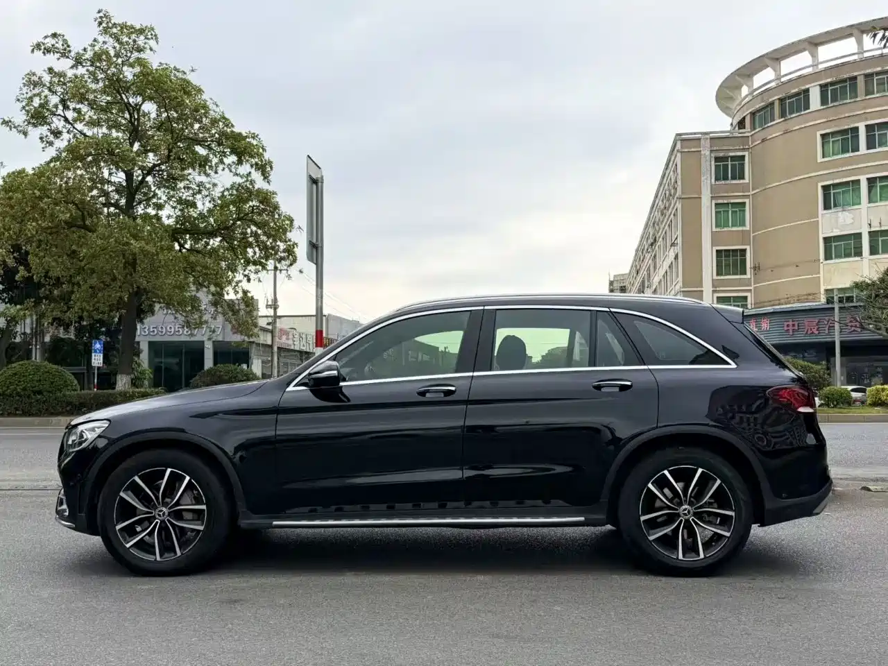 Mercedes-Benz GLC 2020 Facelift GLC 260 L 4MATIC Luxury фото 3