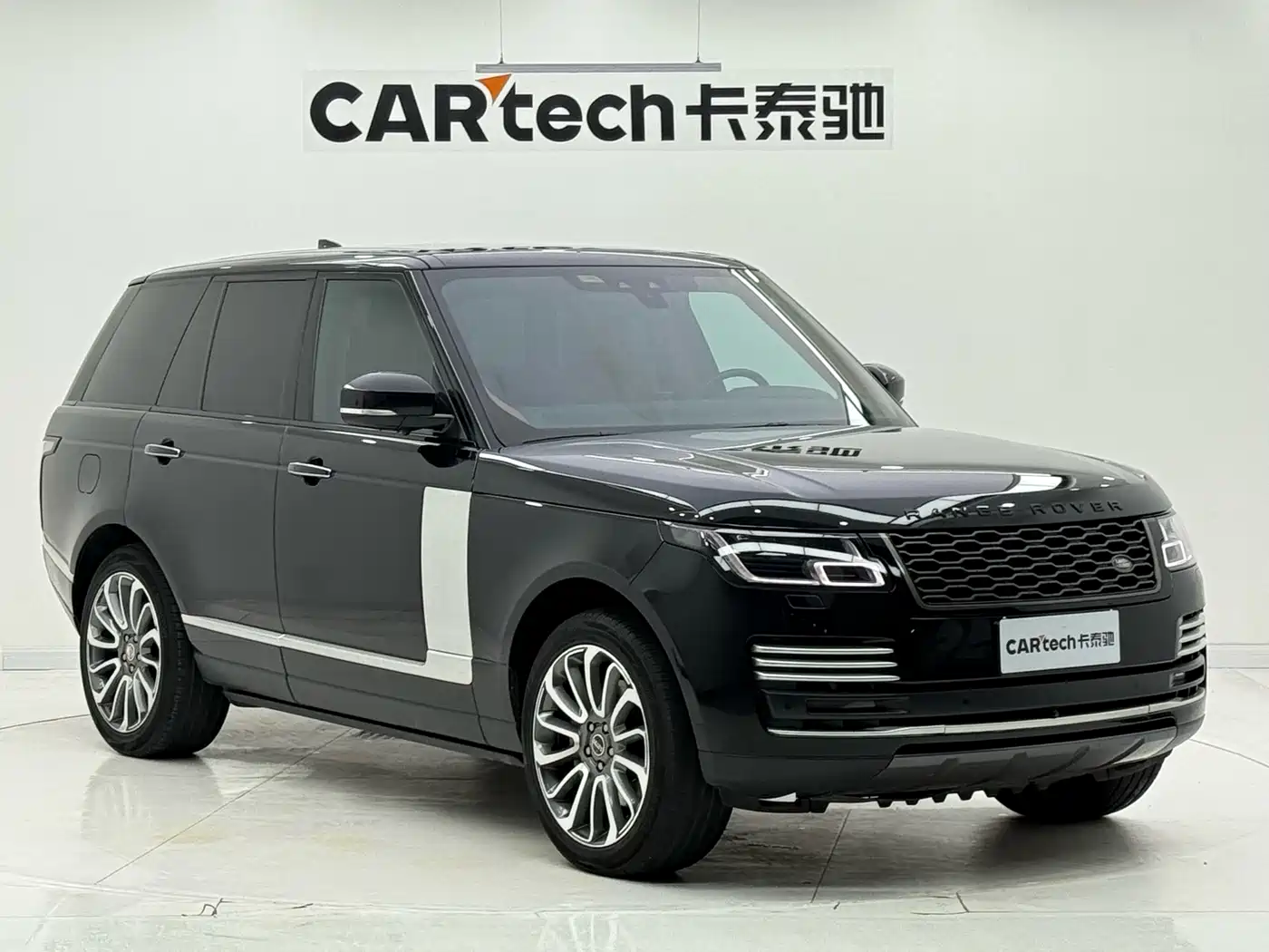 Land Rover Range Rover 2021 3.0 L6 Golden Age Edition фото 4