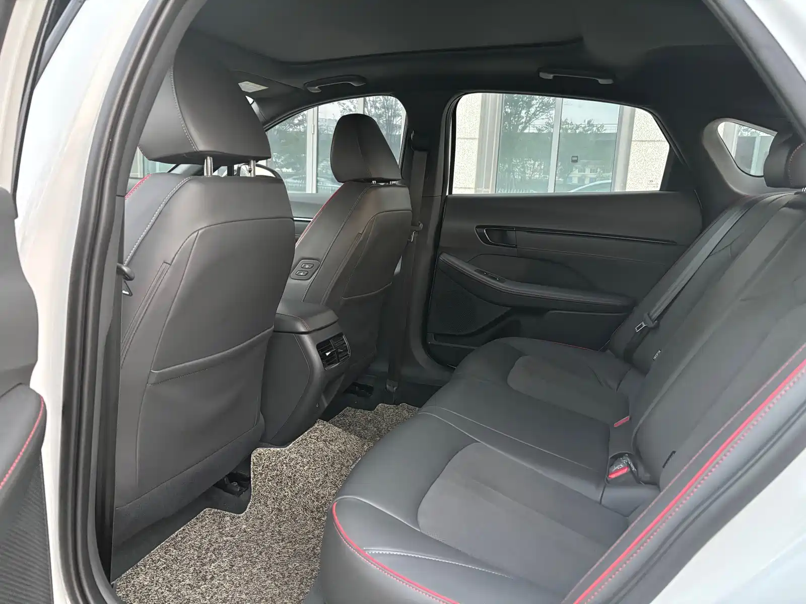 Фото 7 - Hyundai Sonata