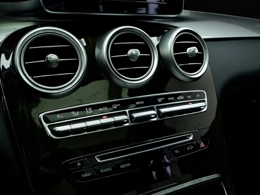 Mercedes-Benz GLC 2018 Facelift GLC 260 4MATIC Dynamic фото 27