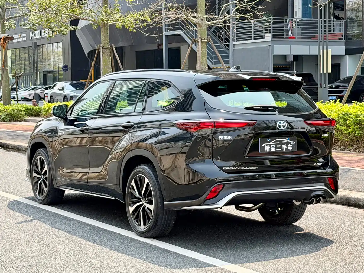 Toyota Crown Kluger 2024 2.5L HEV 4WD Luxury Edition фото 5