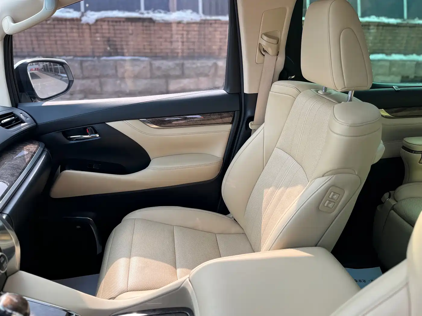 Toyota Alphard 2021 Hybrid 2.5L Premium фото 9