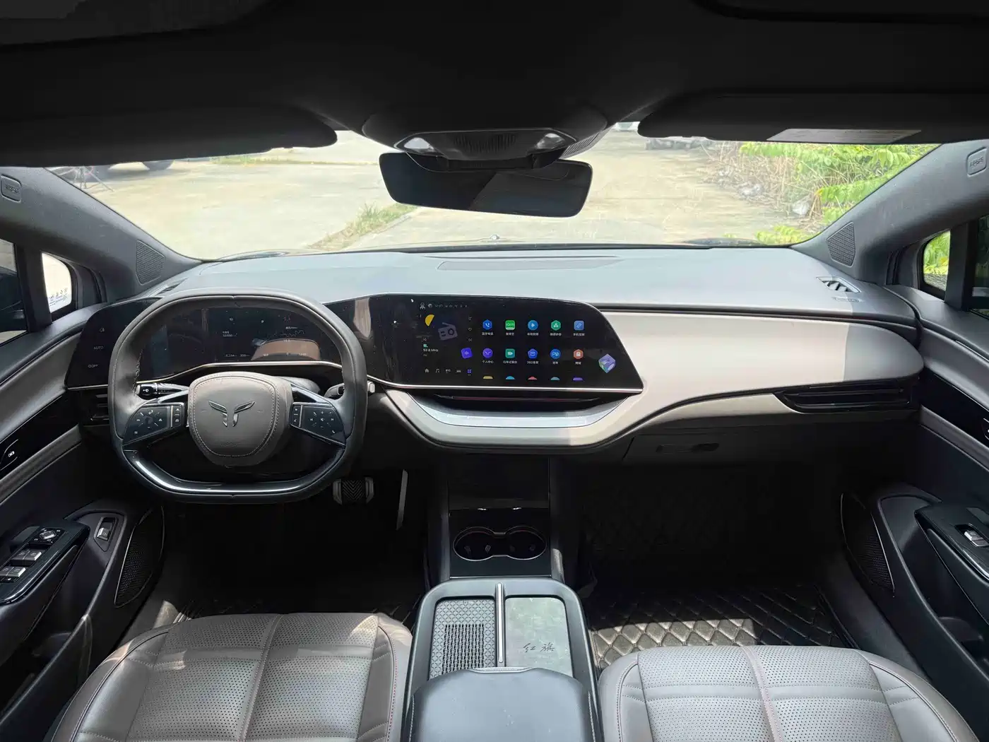 Hongqi EH7 2025 2024 690 Pro