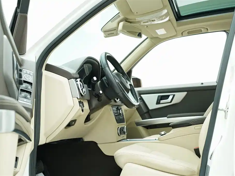 Mercedes-Benz GLK-Class 2015 GLK 300 4MATIC Fashion Ultimate Edition фото 9