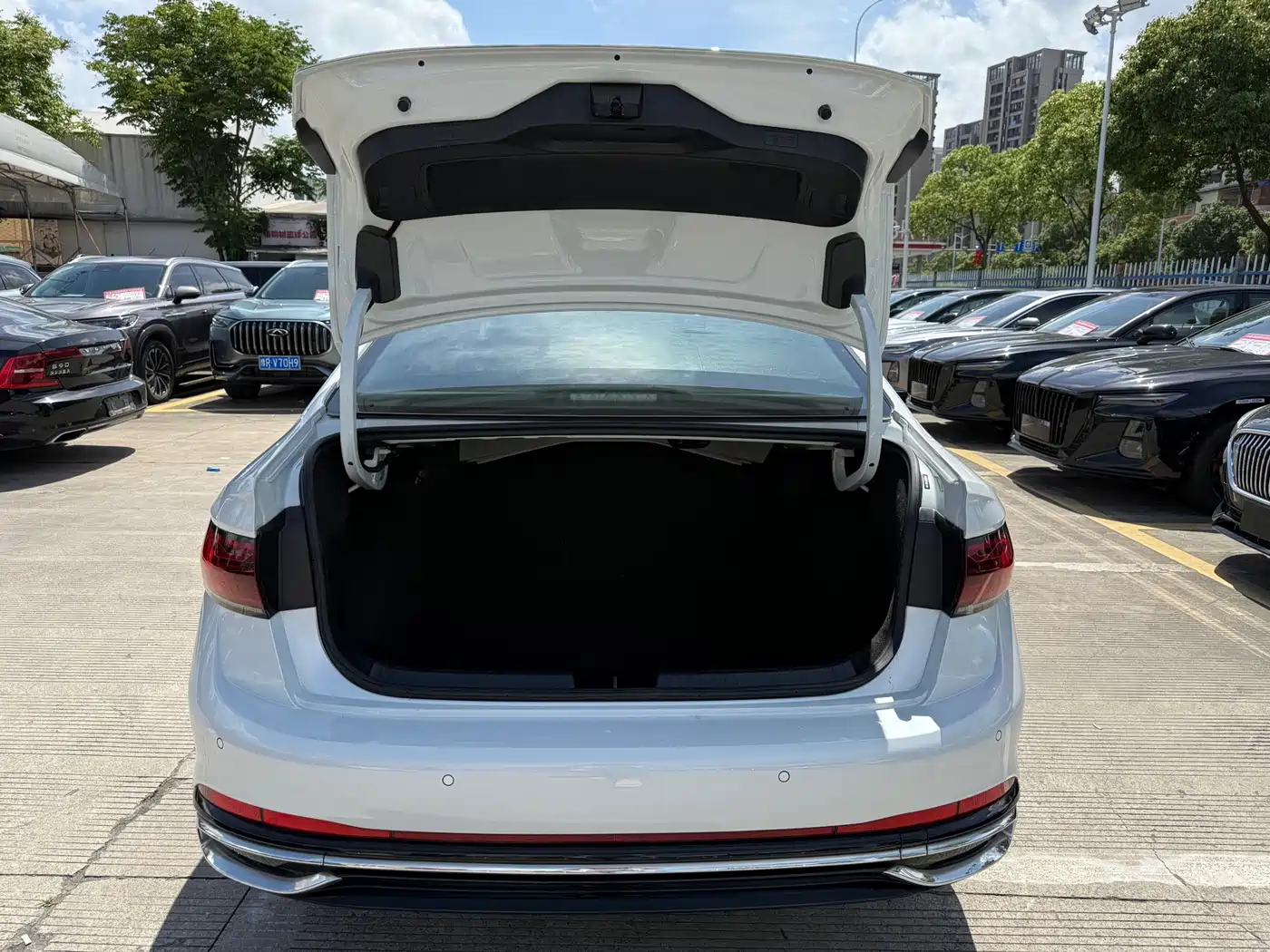 Volkswagen Sagitar 2023 300TSI DSG Excellence Edition фото 8