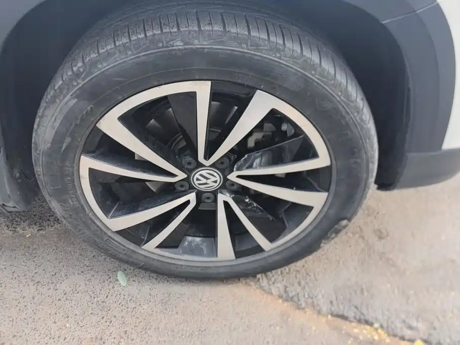 Photo 6 - Volkswagen Tharu