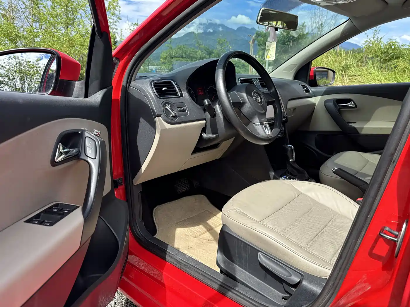 Volkswagen Polo 2010 2011 1.4L Automatic Cool Edition
