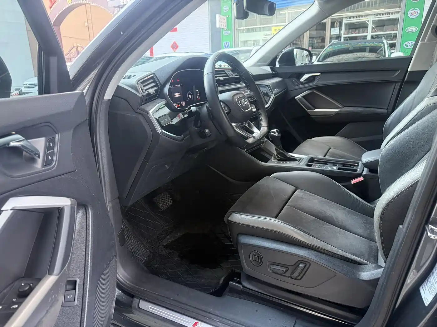 Audi Q3 2021 35 TFSI Lifestyle Edition фото 12