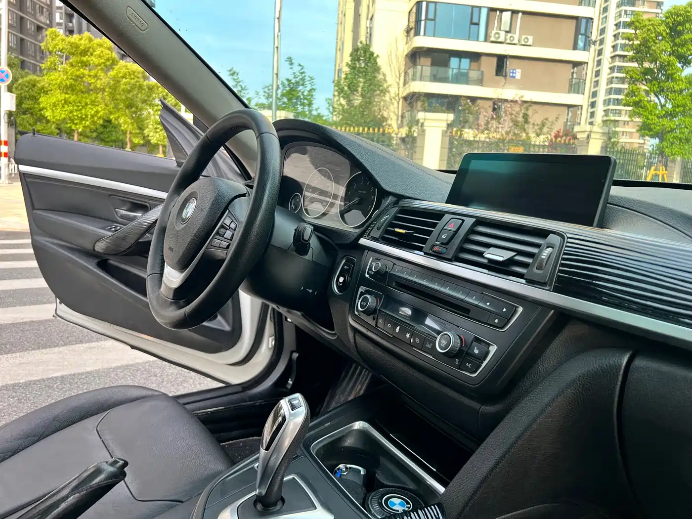 BMW 3 Series GT 2014 320i Design Package фото 12