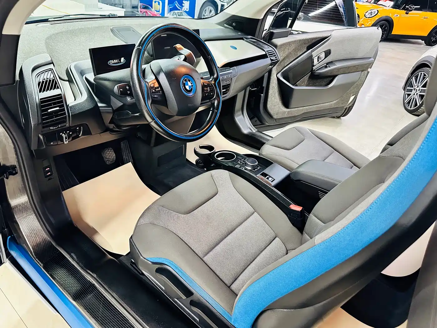 Фото 26 - BMW i3 (Import)