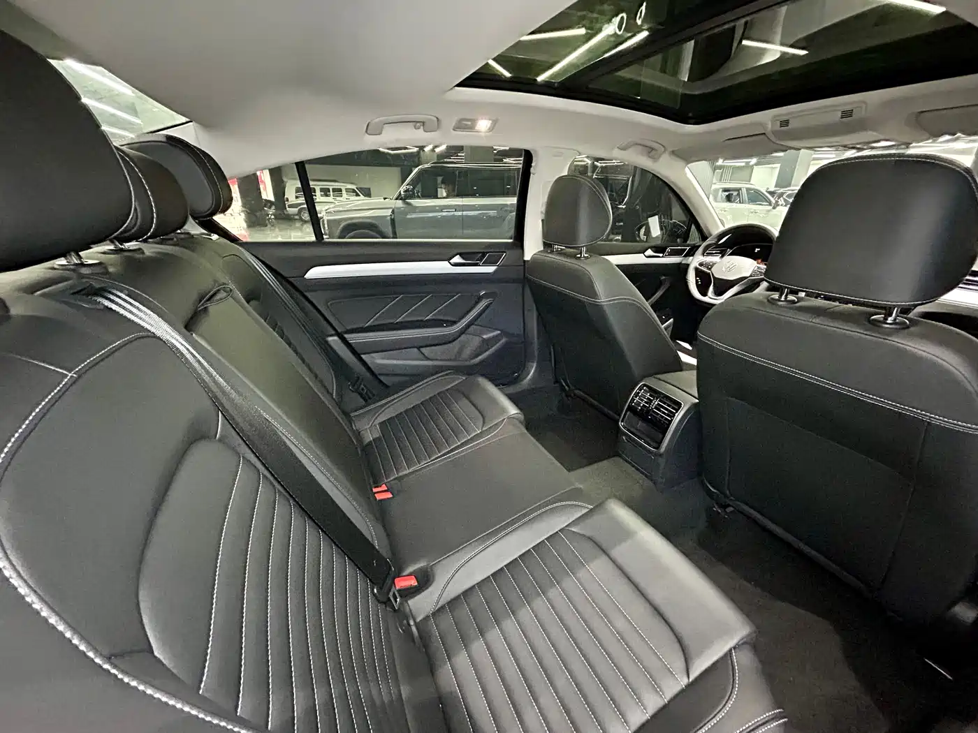Volkswagen Magotan 2025 Popular Edition 280TSI DSG Comfort фото 30