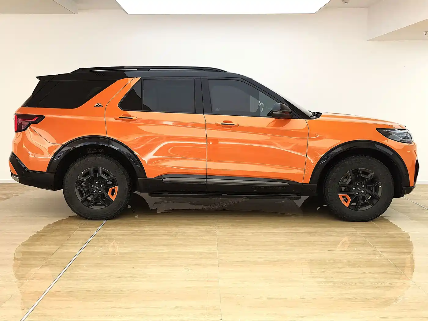 Фото 3 - Ford Explorer