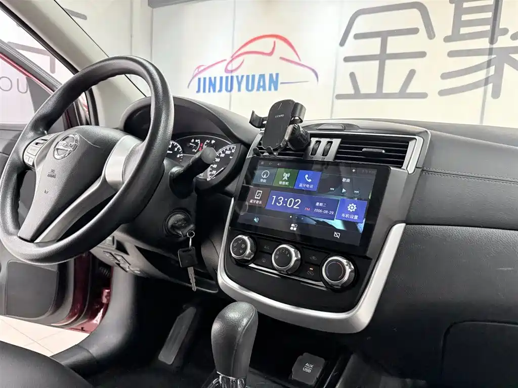 Photo 18 - Nissan Tiida