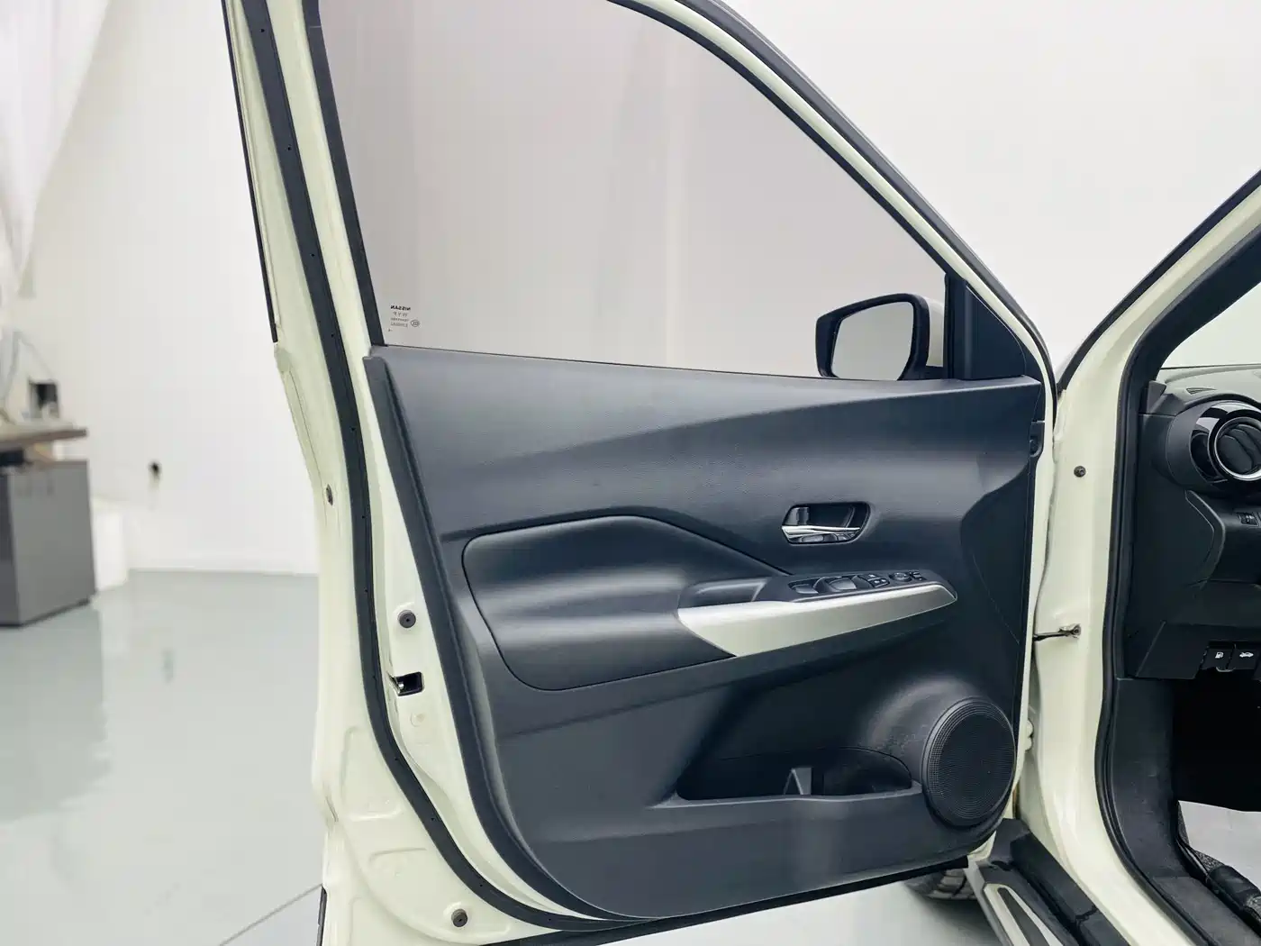 Nissan Kicks 2018 2018 1.5L CVT Smart Connect Luxury Edition