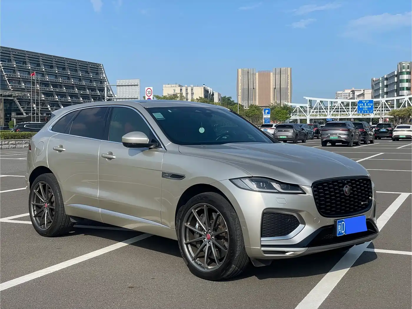 Jaguar F-PACE 2022 Model P340 R-Dynamic SE фото 3