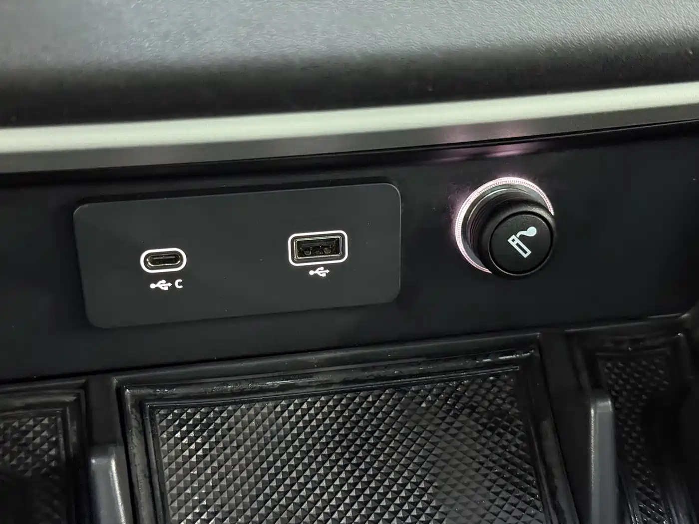 Land Rover Defender 2022 110 P400 X-DYNAMIC HSE фото 18