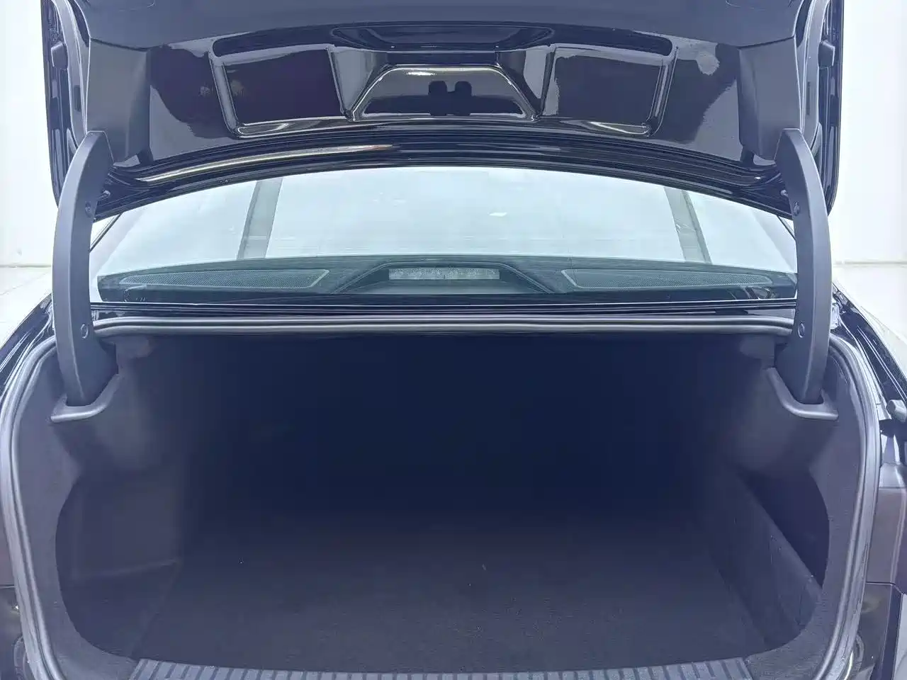 Volkswagen Passat 2024 330TSI Elite Edition фото 18