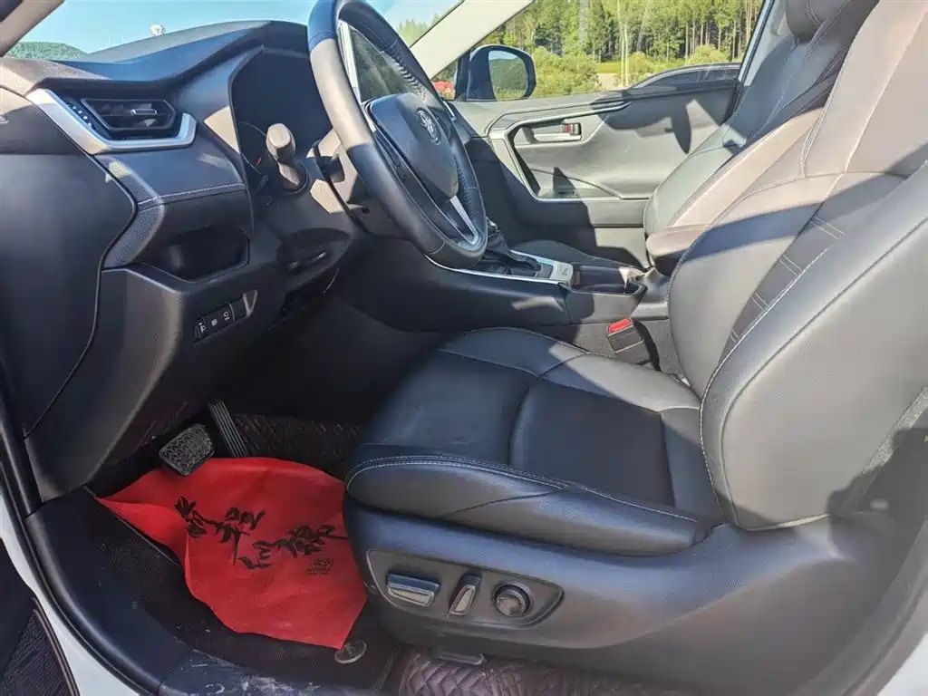 Toyota Wildlander 2022 2.0L CVT 4WD Knight Edition фото 7