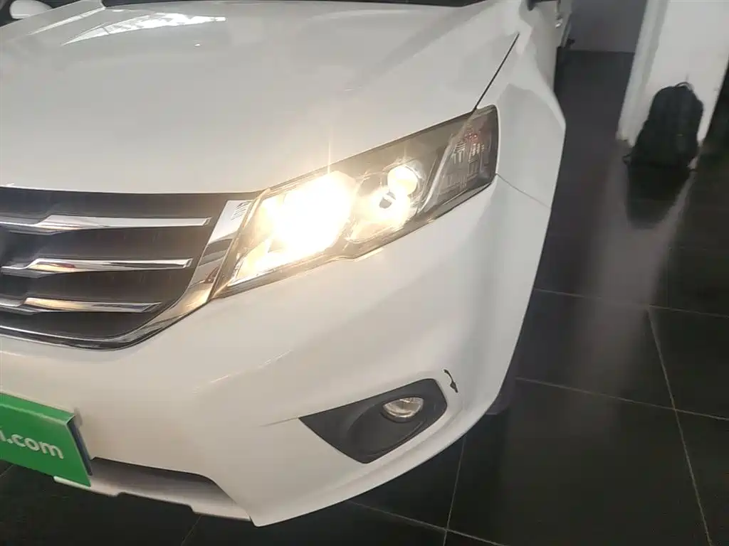 Landwind X5 2015 2015 1.5T Manual Pioneer Edition