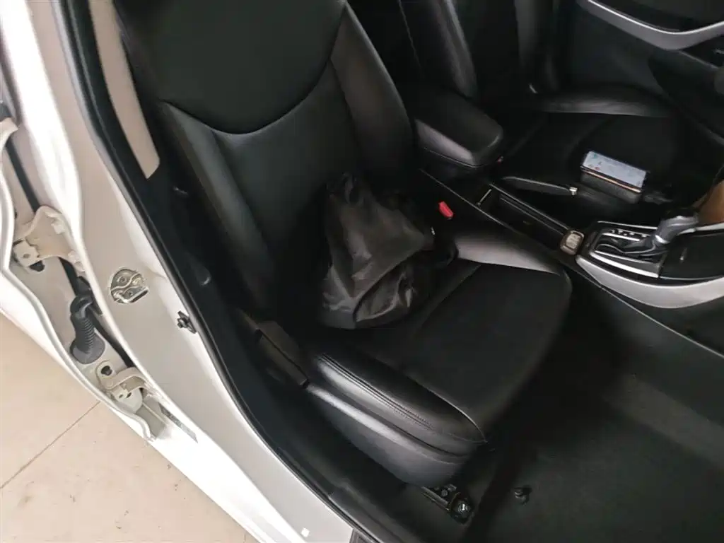 Hyundai Langdong 2015 1.6L Auto Premium фото 25