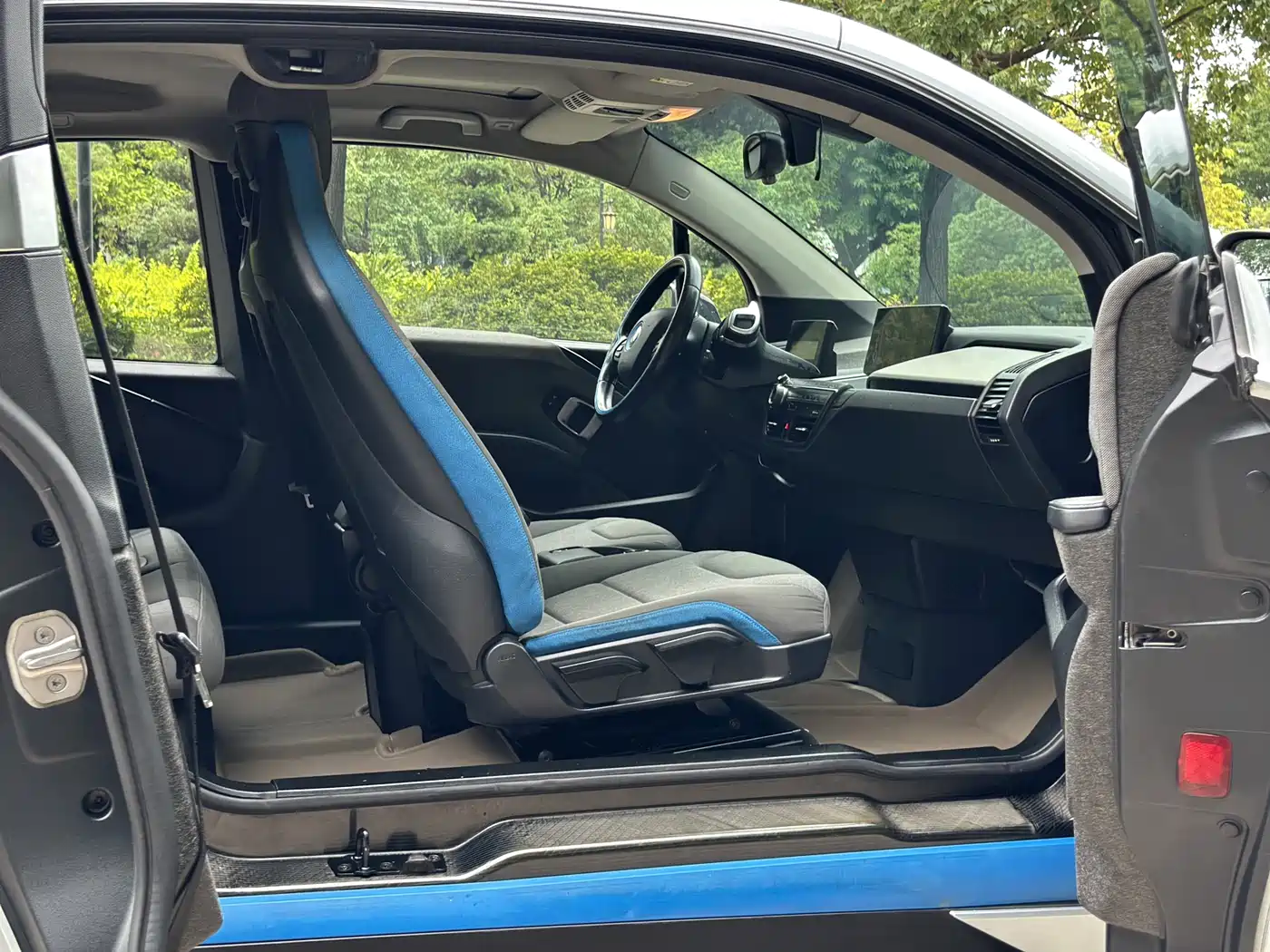 Photo 13 - BMW i3 (Import)