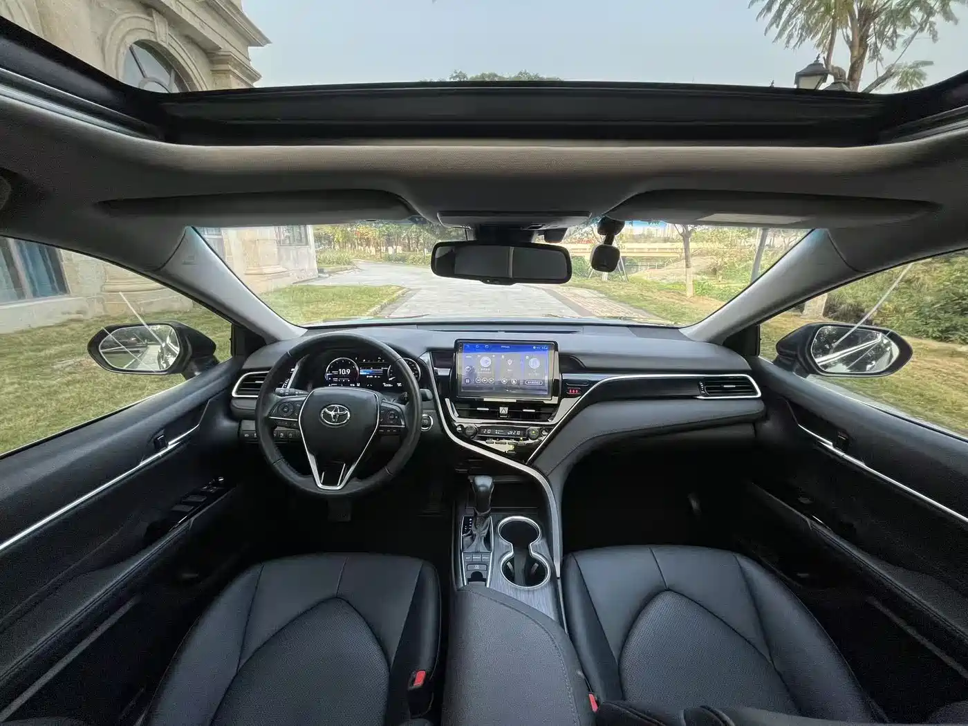 Toyota Camry 2021 2.5G Luxury Edition фото 9