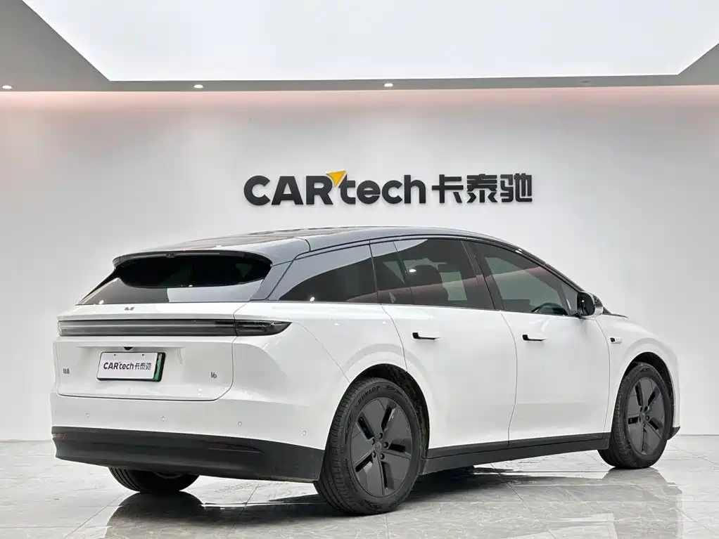 Li Auto i6 2026 2025 2WD Base Model