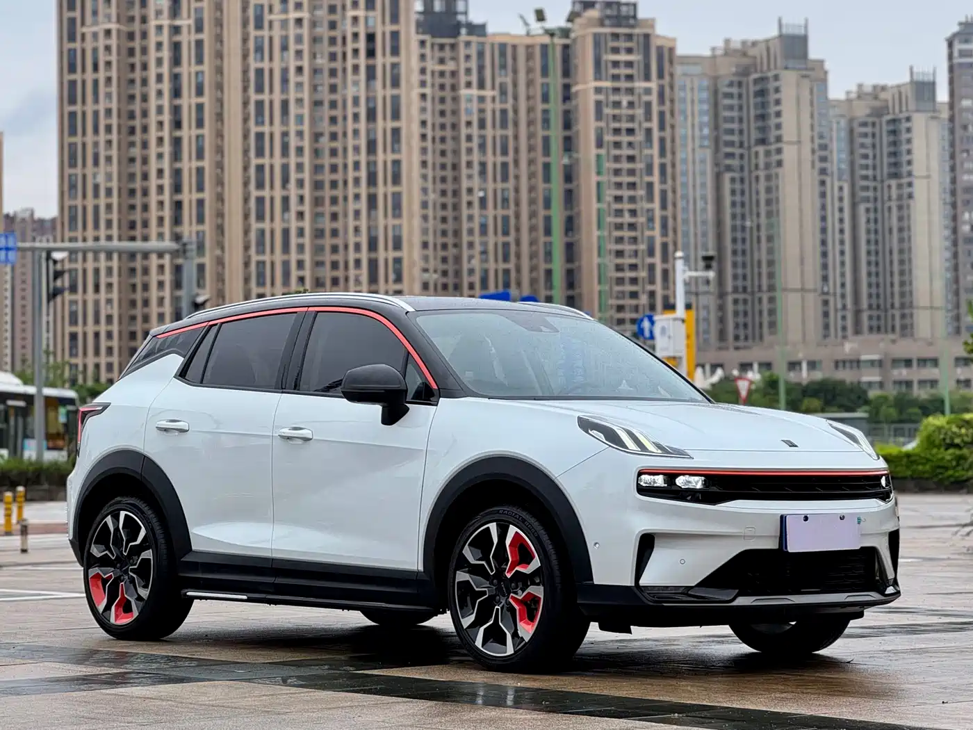 Lynk & Co 06 2020 1.5T Halo фото 3