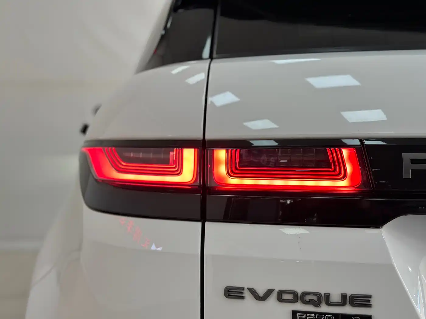 Land Rover Range Rover Evoque 2020 249PS R-DYNAMIC S Sport Edition фото 18