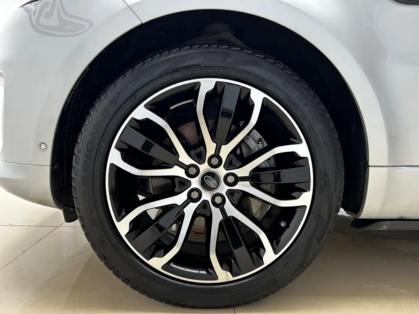 Land Rover Range Rover Sport 2021 3.0 L6 Gloss Black Edition фото 25
