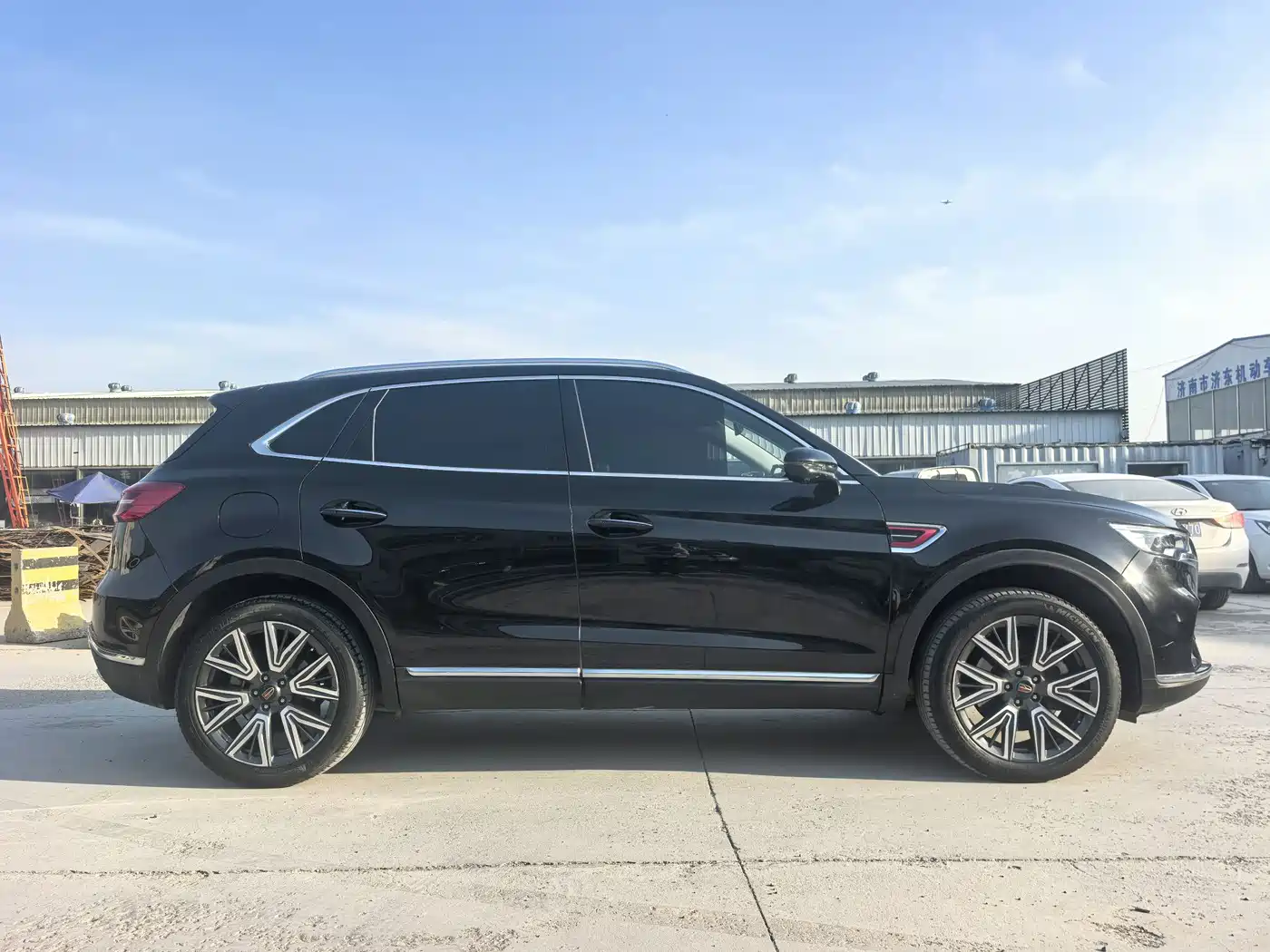 Hongqi HS5 2022 Facelift 2.0T Smart Flag Enjoyment AWD Edition фото 5