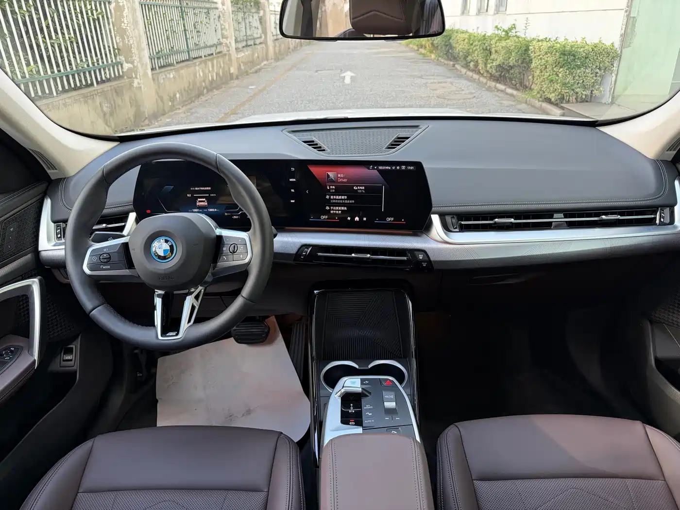 BMW iX1 2025 2025 eDrive25L M Sport Package
