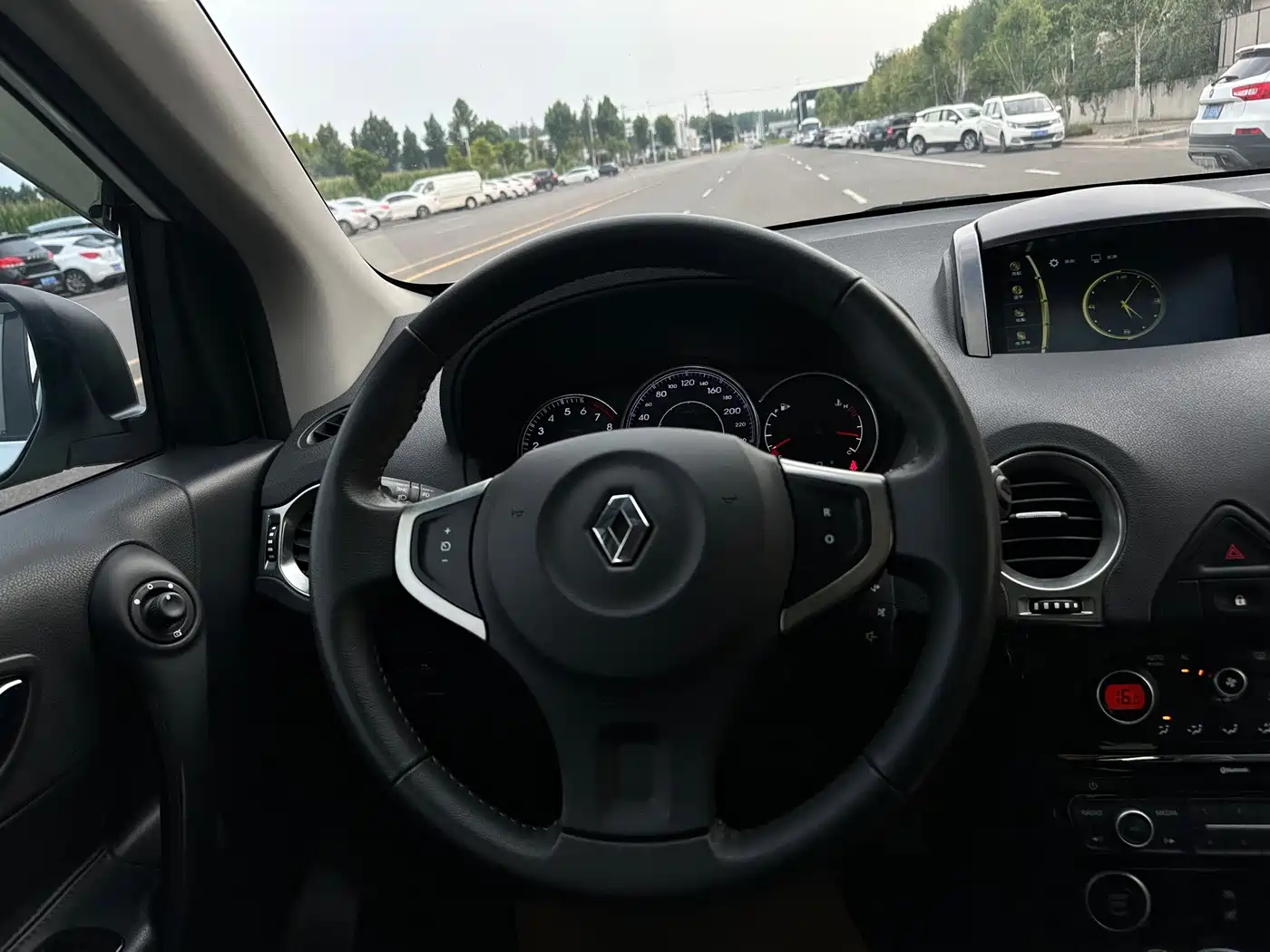 Renault Koleos (Import) 2014 2014 2.5L 2WD Comfort Edition