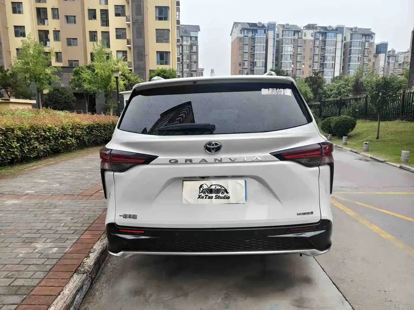 Toyota Granvia 2023 2023 2.5L Hybrid VIP Edition