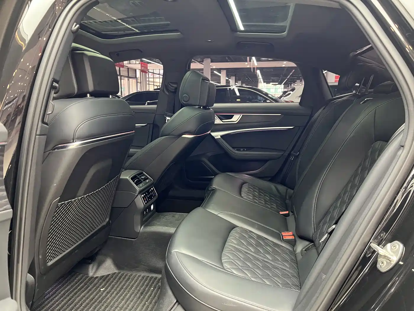 Фото 12 - Audi A6L