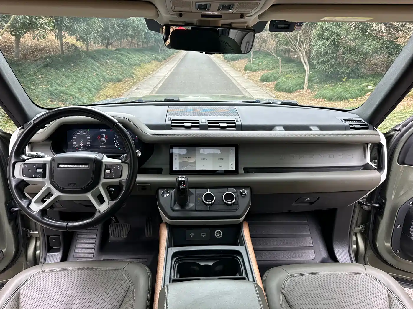 Land Rover Defender 2020 Model 110 P400 HSE фото 7
