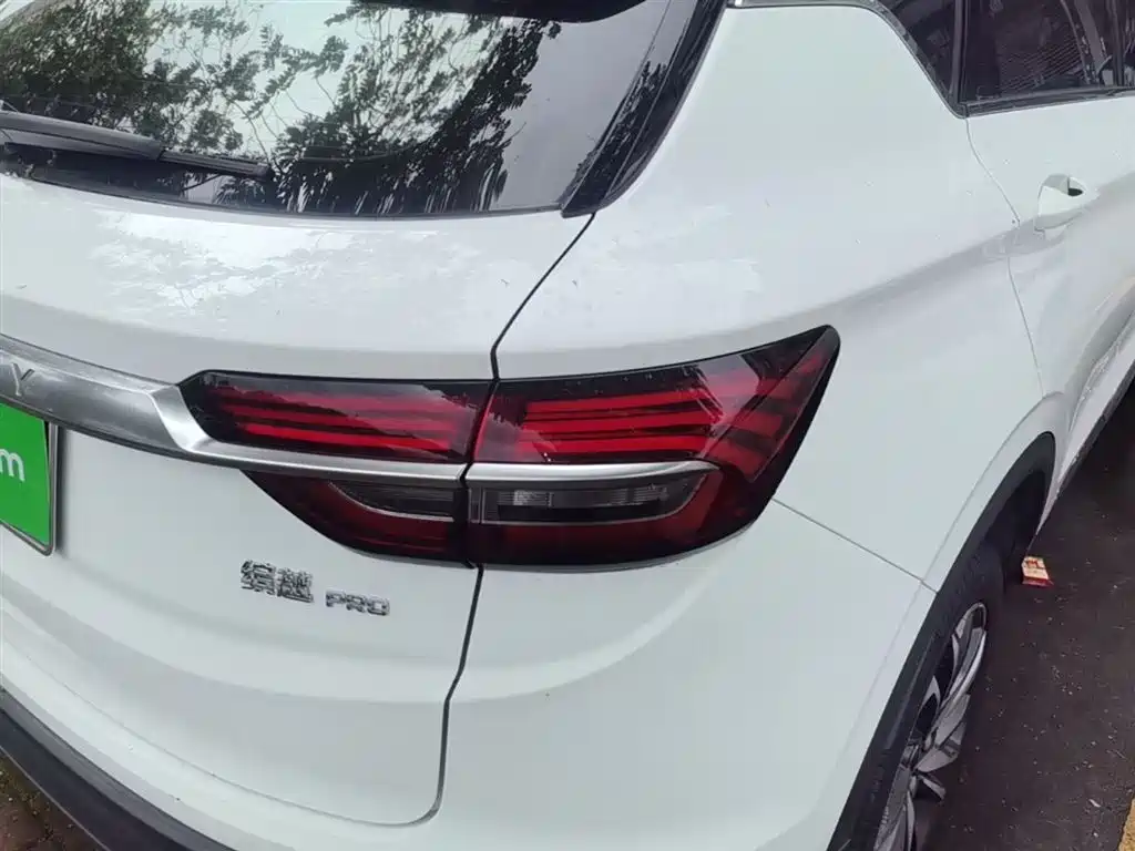 Фото 8 - Geely Coolray