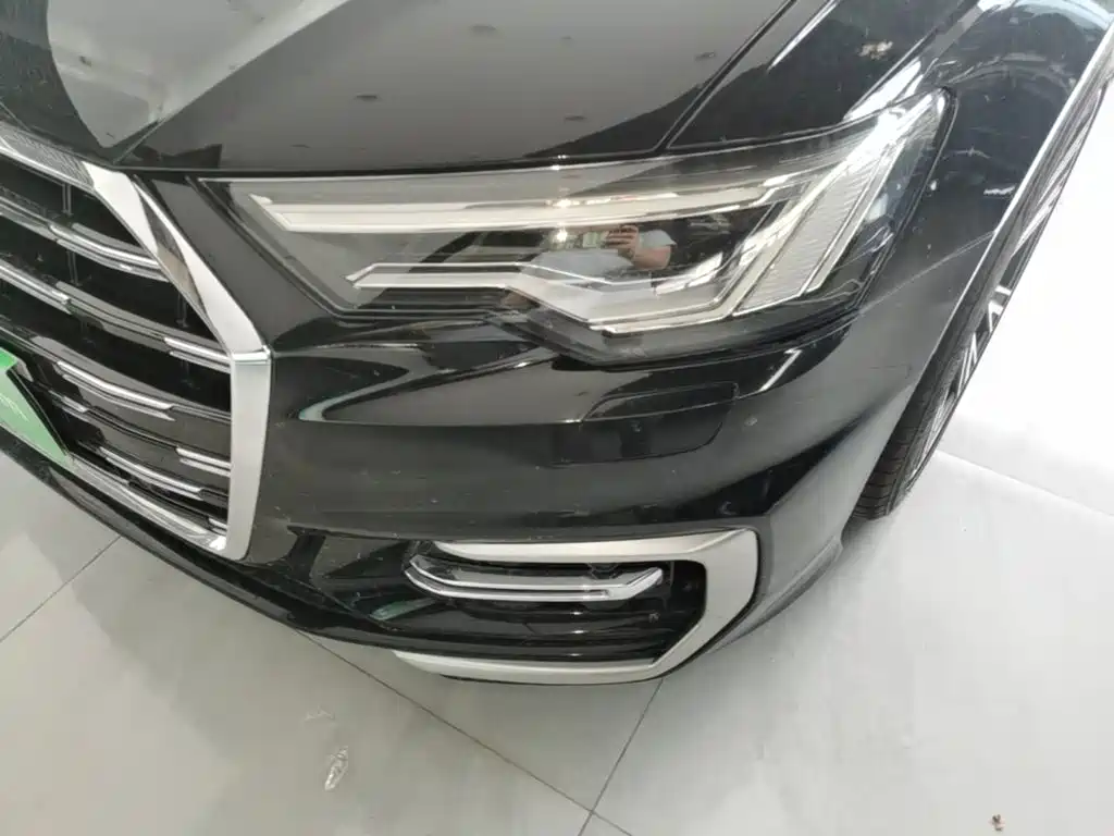 Фото 24 - Audi A6L