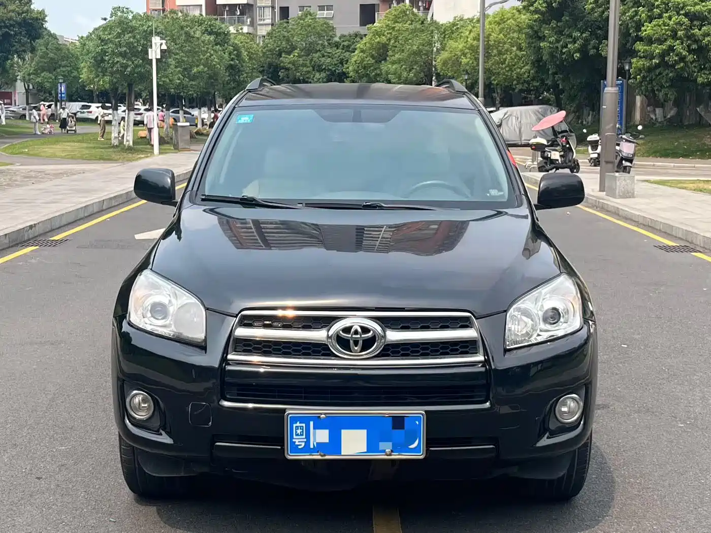Toyota RAV4 Rongfang 2011 2.0L Automatic Classic Edition фото 2